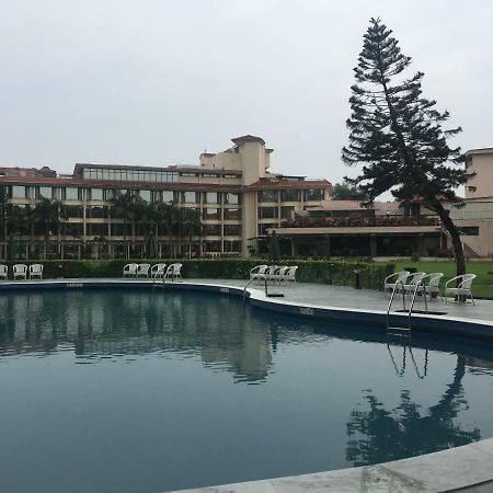 Hotel Mountview จัณฑีครห์ ภายนอก รูปภาพ