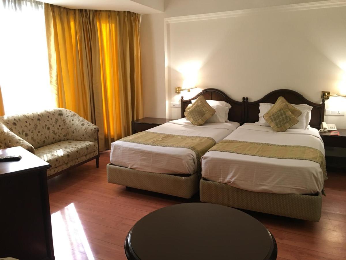 Hotel Mountview จัณฑีครห์ ภายนอก รูปภาพ