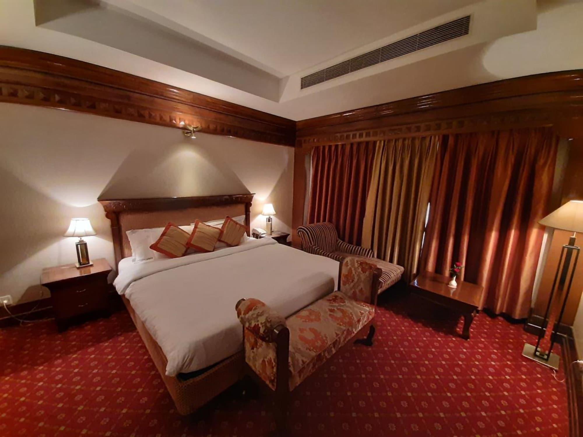Hotel Mountview จัณฑีครห์ ภายนอก รูปภาพ