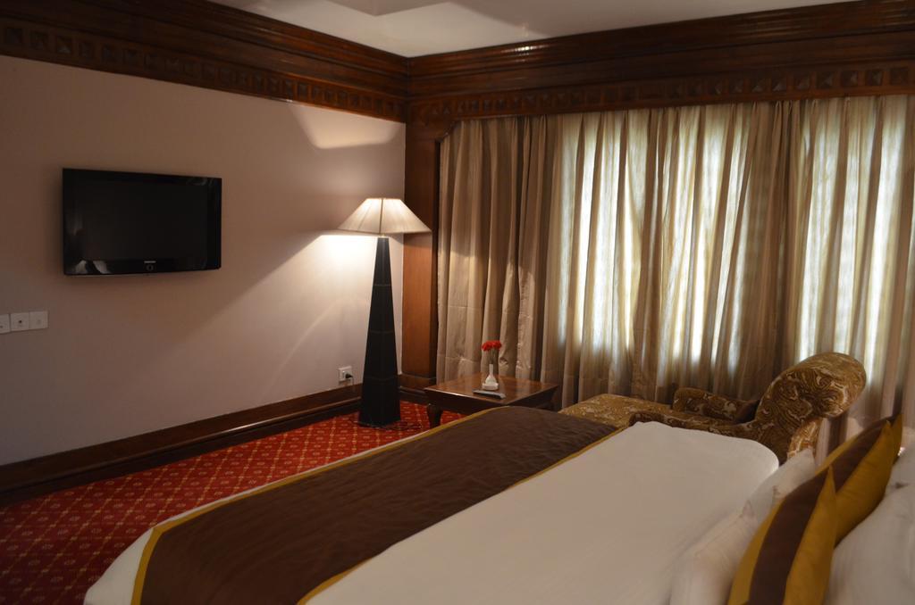 Hotel Mountview จัณฑีครห์ ภายนอก รูปภาพ
