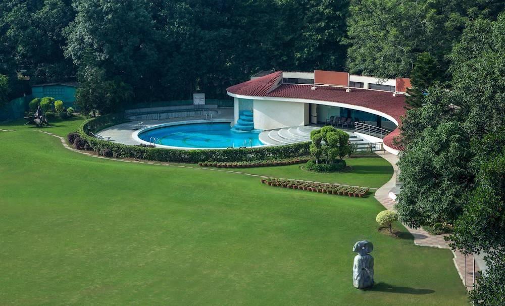 Hotel Mountview จัณฑีครห์ ภายนอก รูปภาพ