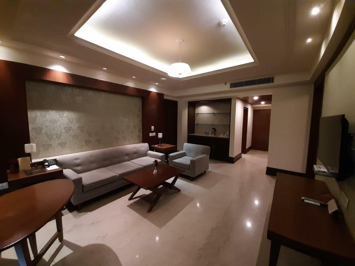 Hotel Mountview จัณฑีครห์ ภายนอก รูปภาพ