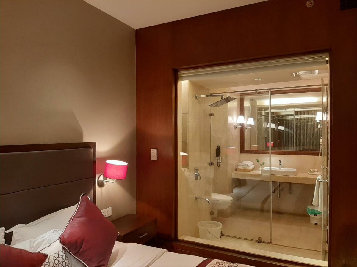 Hotel Mountview จัณฑีครห์ ภายนอก รูปภาพ