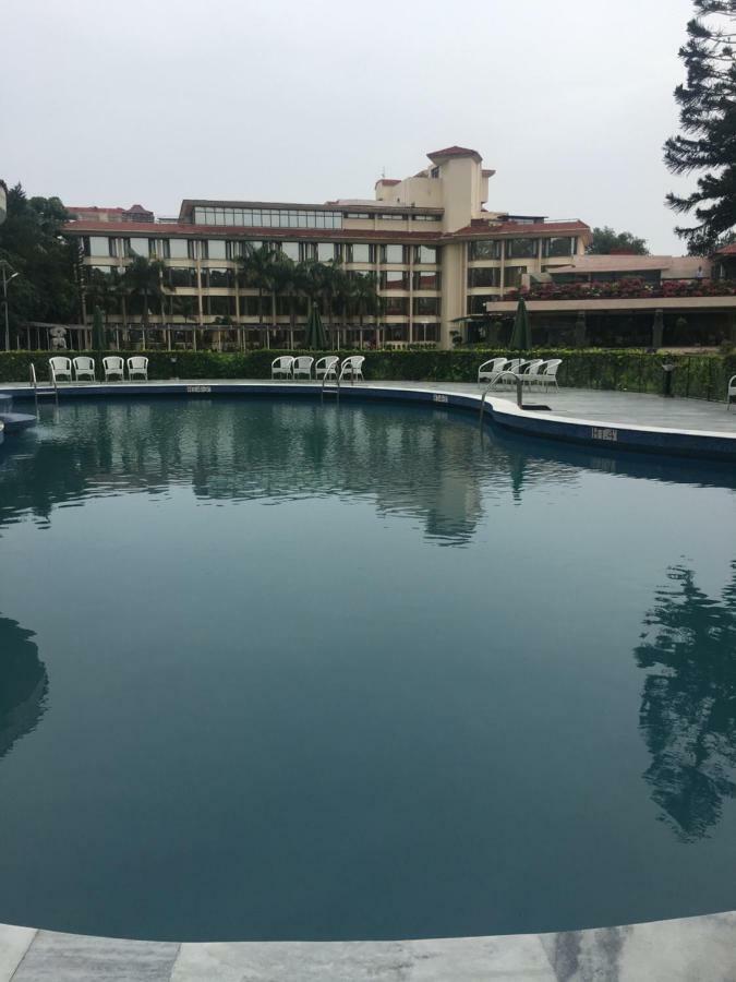 Hotel Mountview จัณฑีครห์ ภายนอก รูปภาพ